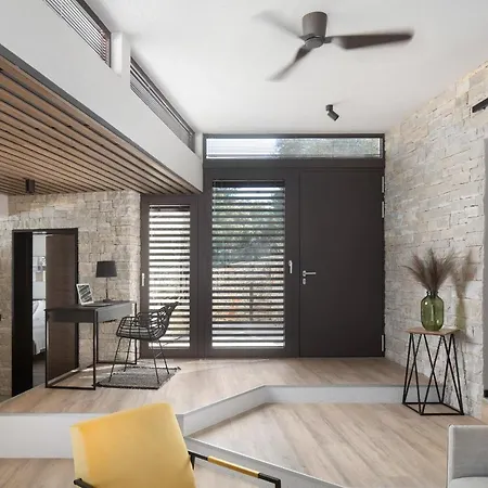 Vale - Exclusive & Private By The Sea Villa Sutivan