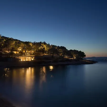 Vale - Exclusive & Private By The Sea Villa *