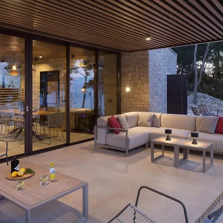 Villa Vale - Exclusive & Private By The Sea Sutivan